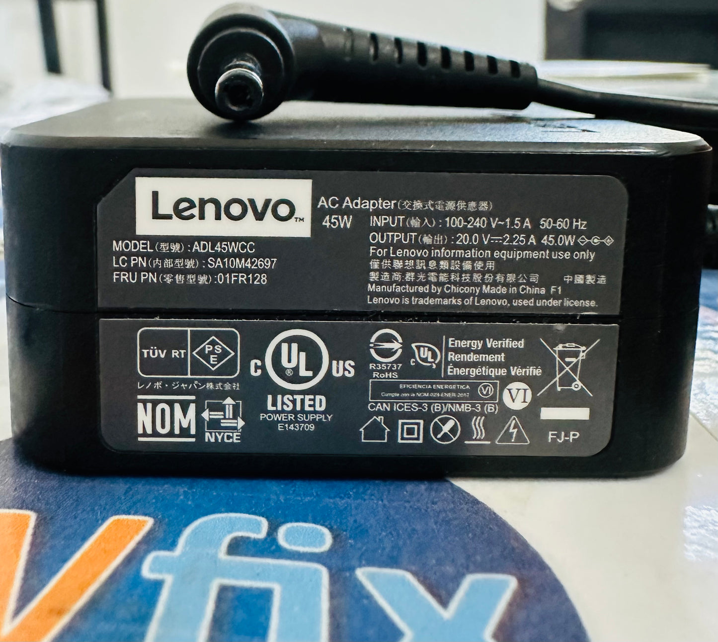 Cargador LENOVO original 20V-2.25A punta delgada